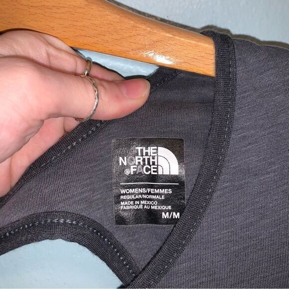 The North Face Dress Medium - Picture 3 of 6